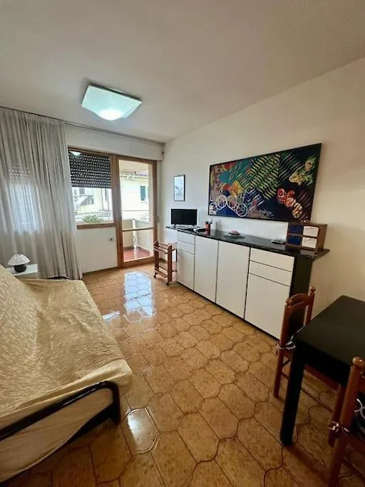 Paul Apartment- 450M Dal Mare Viareggio
