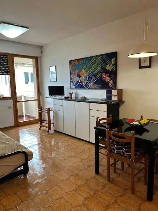 Paul Apartment- 450M Dal Mare Viareggio