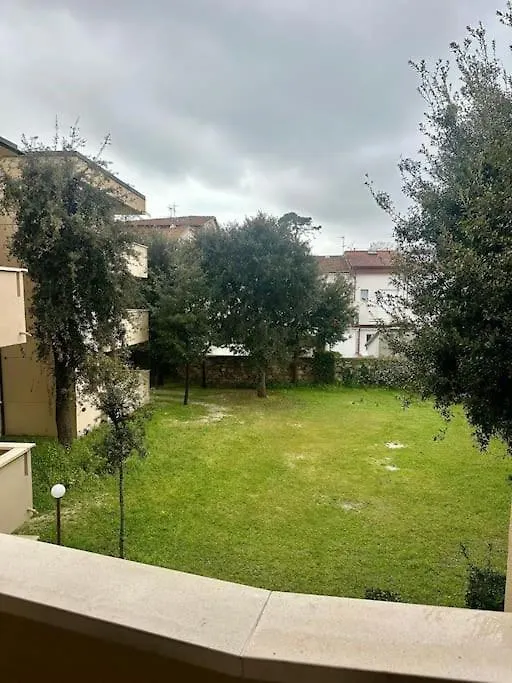 Paul Apartment- 450M Dal Mare Viareggio 0*,