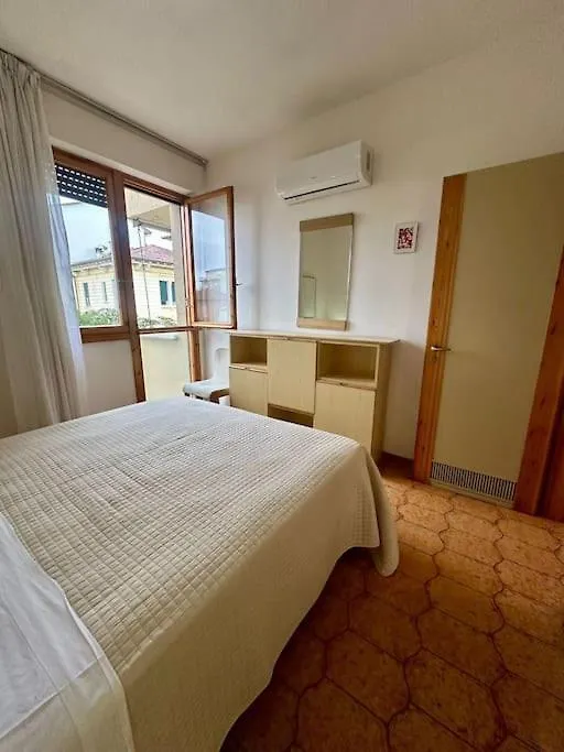 Paul Apartment- 450M Dal Mare Viareggio Apartment
